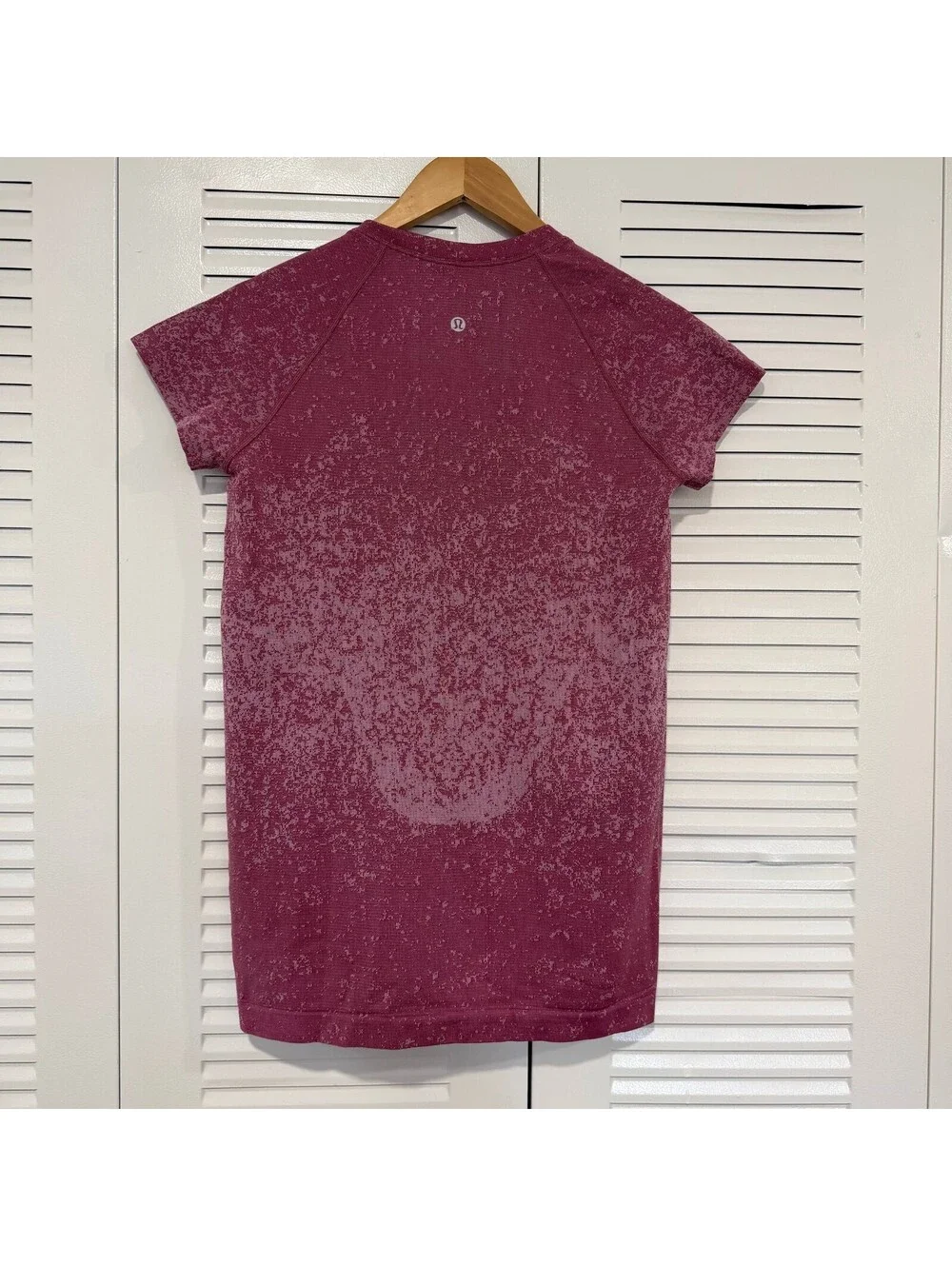 Lululemon Swiftly Tech Short Sleeve Shirt Size 8 Heathered Berry Pink Running
